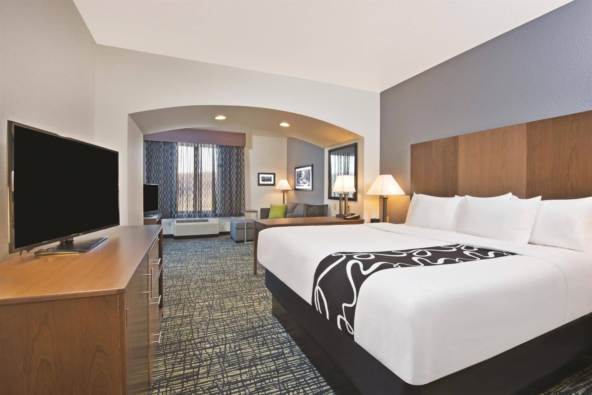 La Quinta Inn & Suites by Wyndham Morgantown