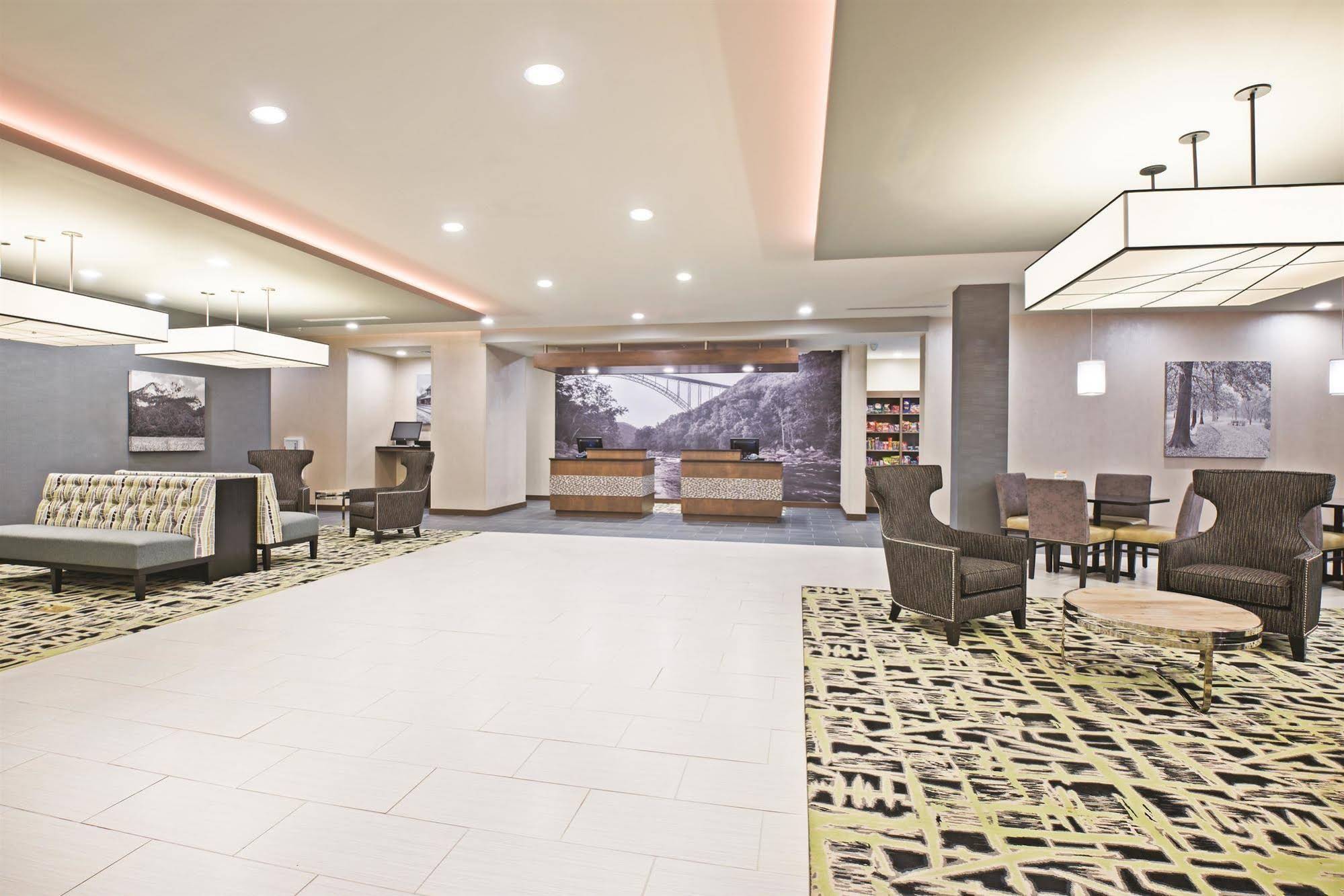 La Quinta Inn & Suites by Wyndham Morgantown