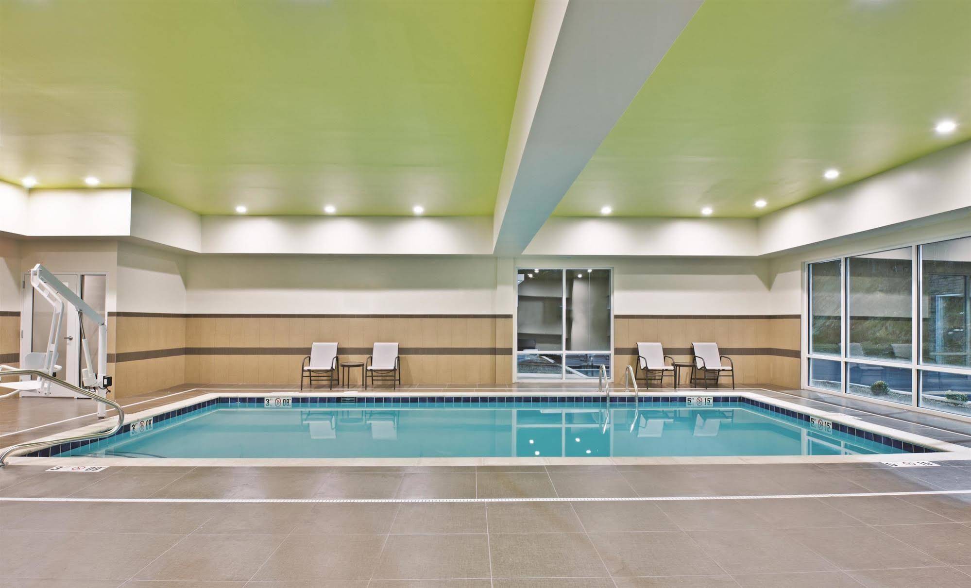 La Quinta Inn & Suites by Wyndham Morgantown