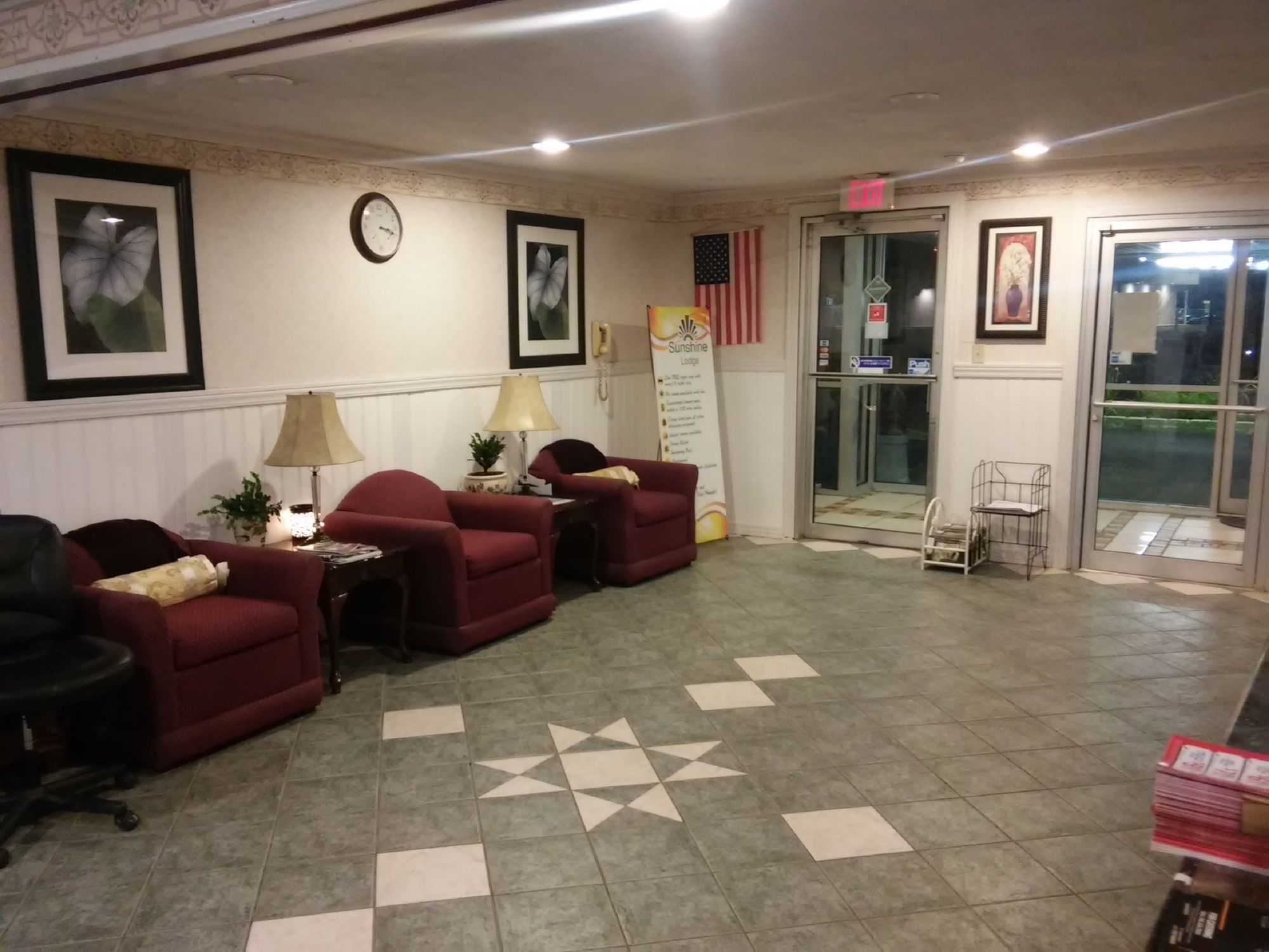 Super 6 Inn and Suites