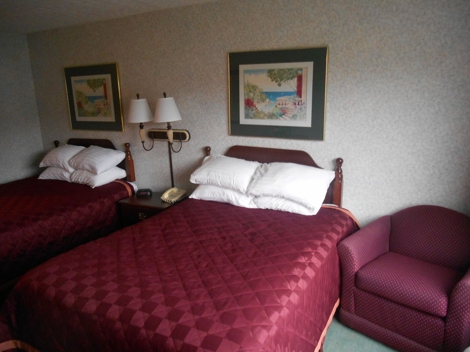 Super 6 Inn and Suites