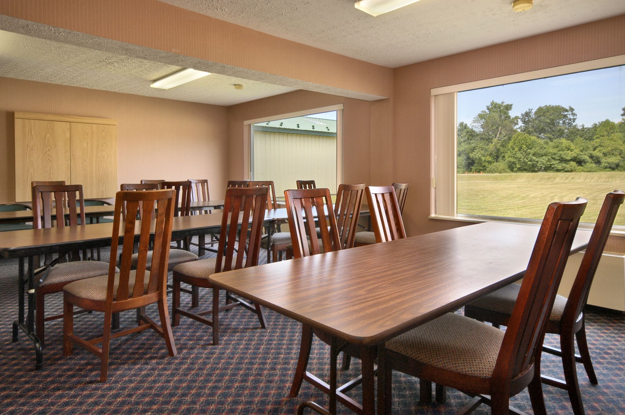 Super 6 Inn and Suites