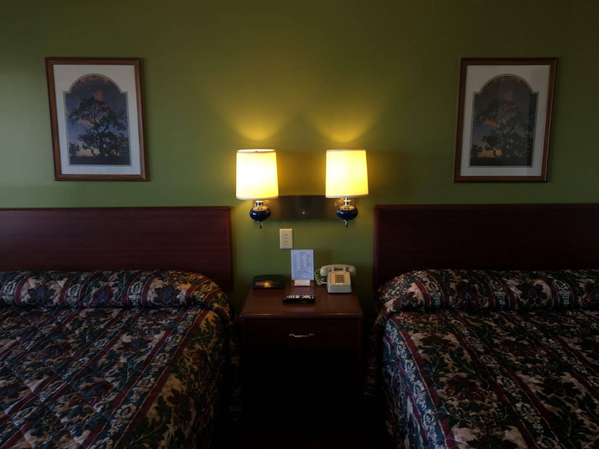 Thunderbird Motor Inn Baraboo