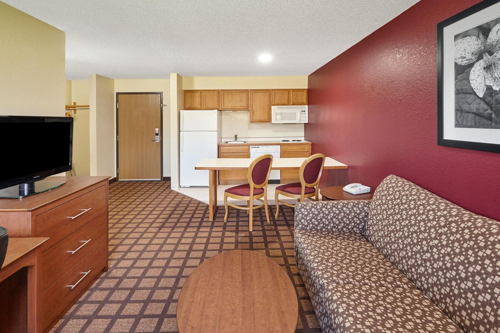 AmericInn by Wyndham Burlington