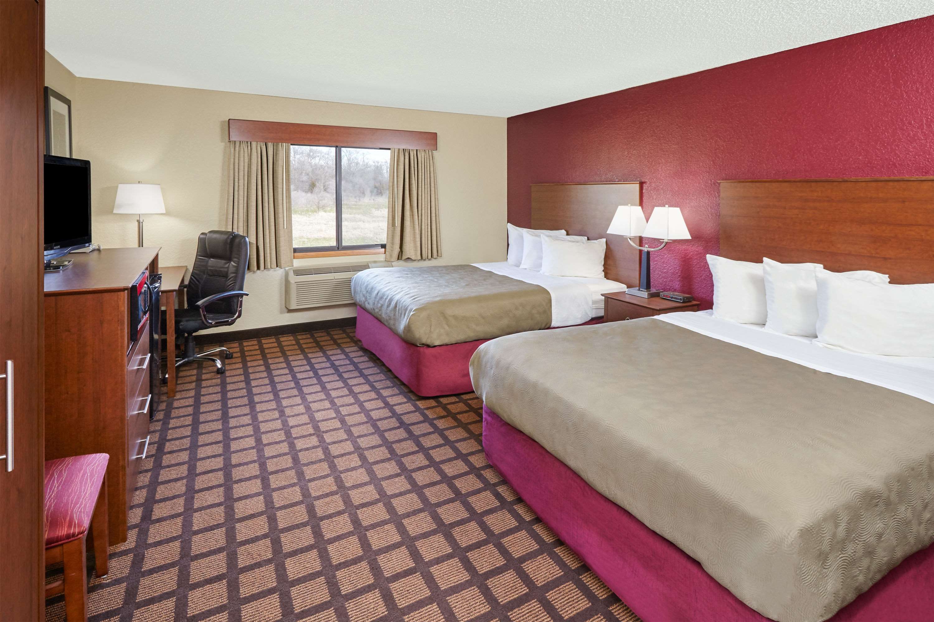 AmericInn by Wyndham Burlington