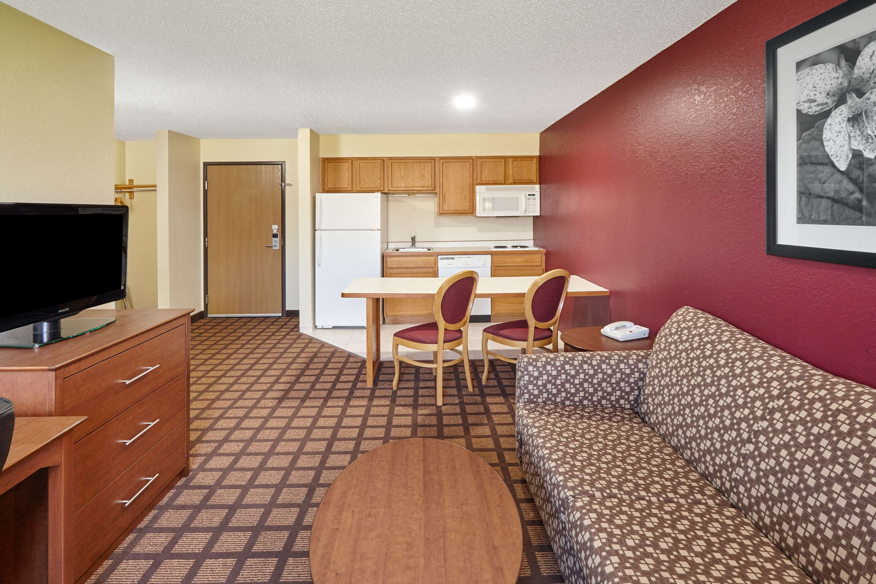 AmericInn by Wyndham Burlington