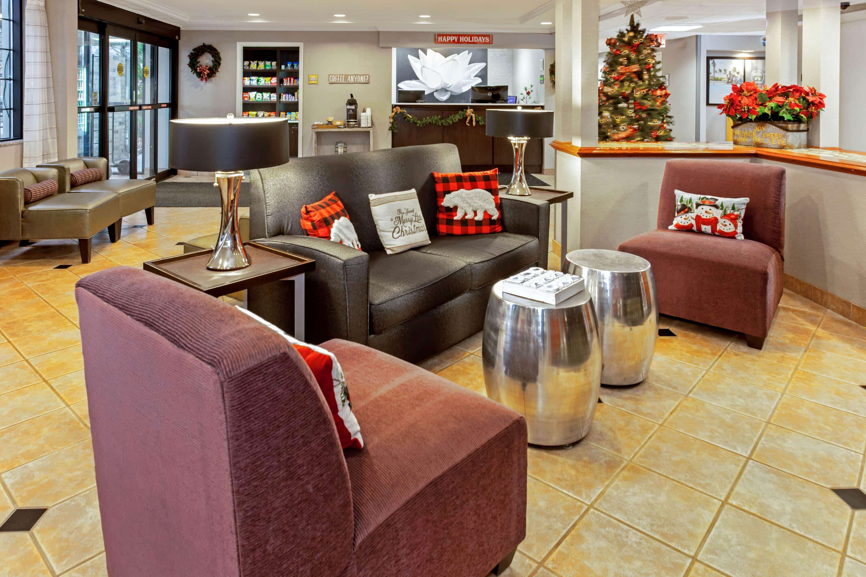 La Quinta Inn & Suites by Wyndham Milwaukee Delafield