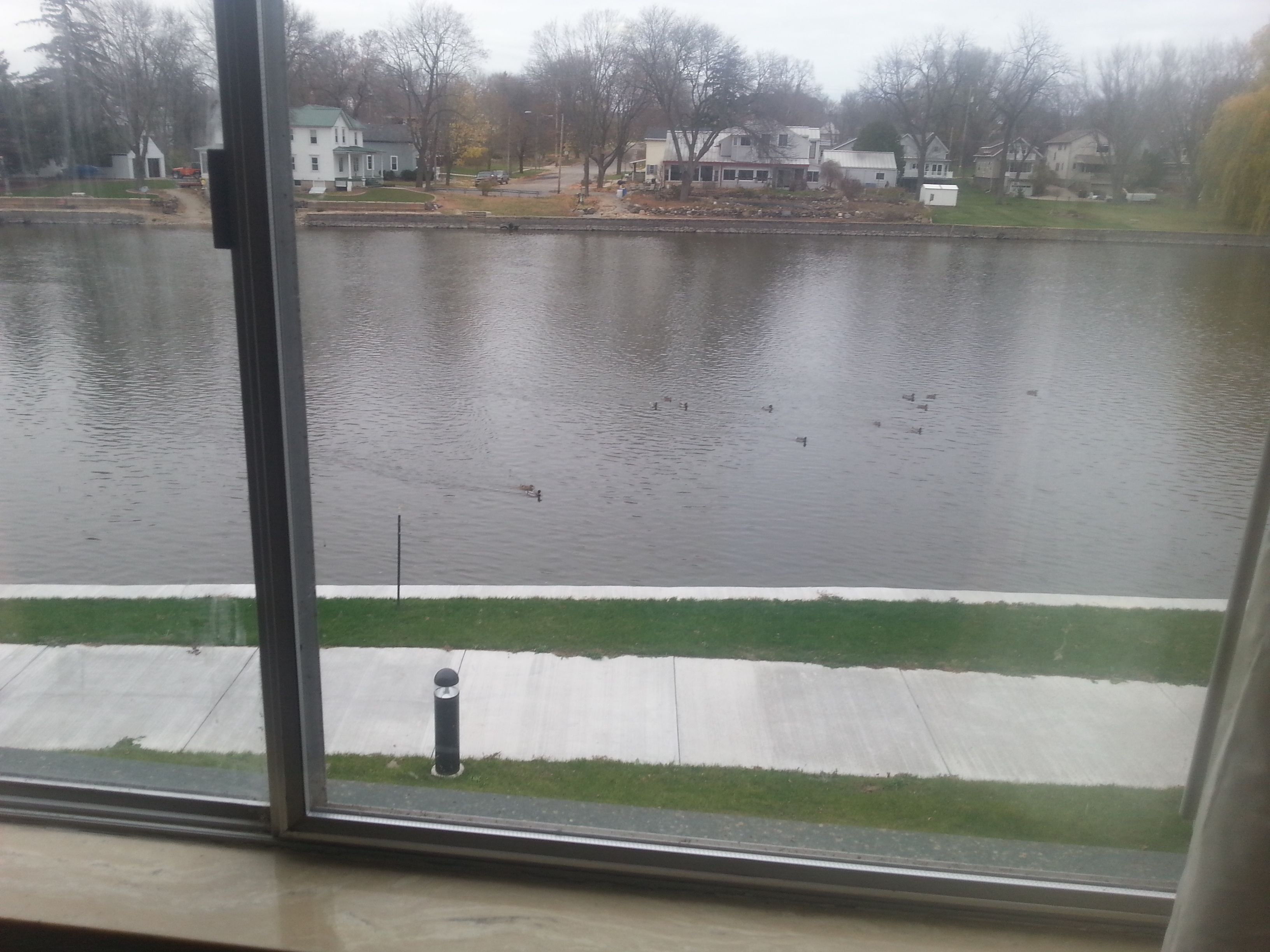 River Walk Inn & Suites