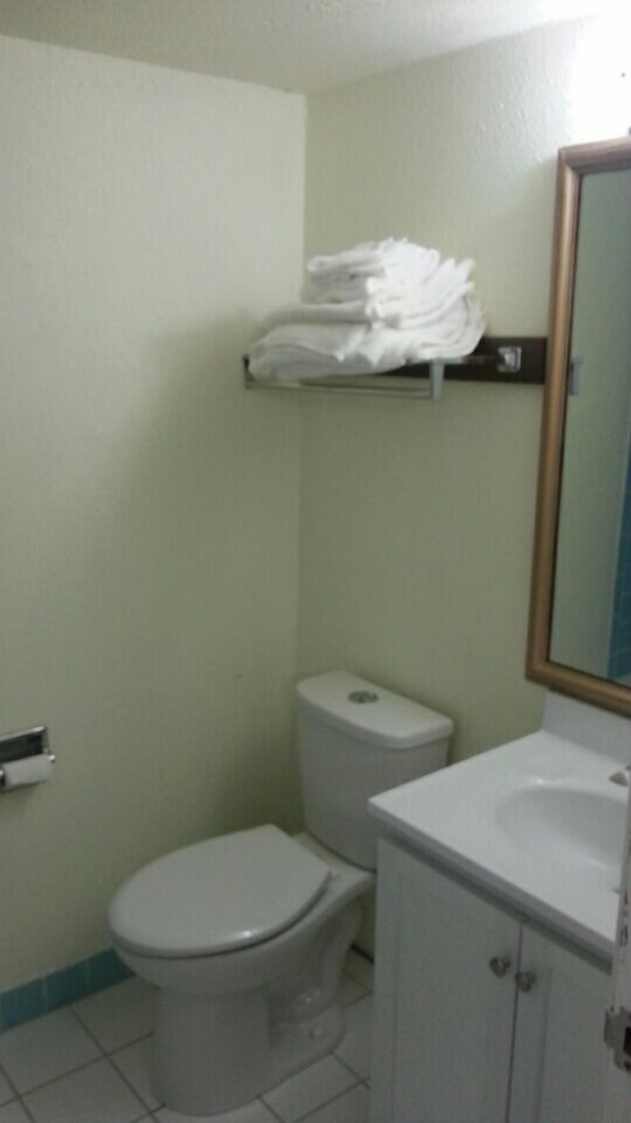 River Walk Inn & Suites