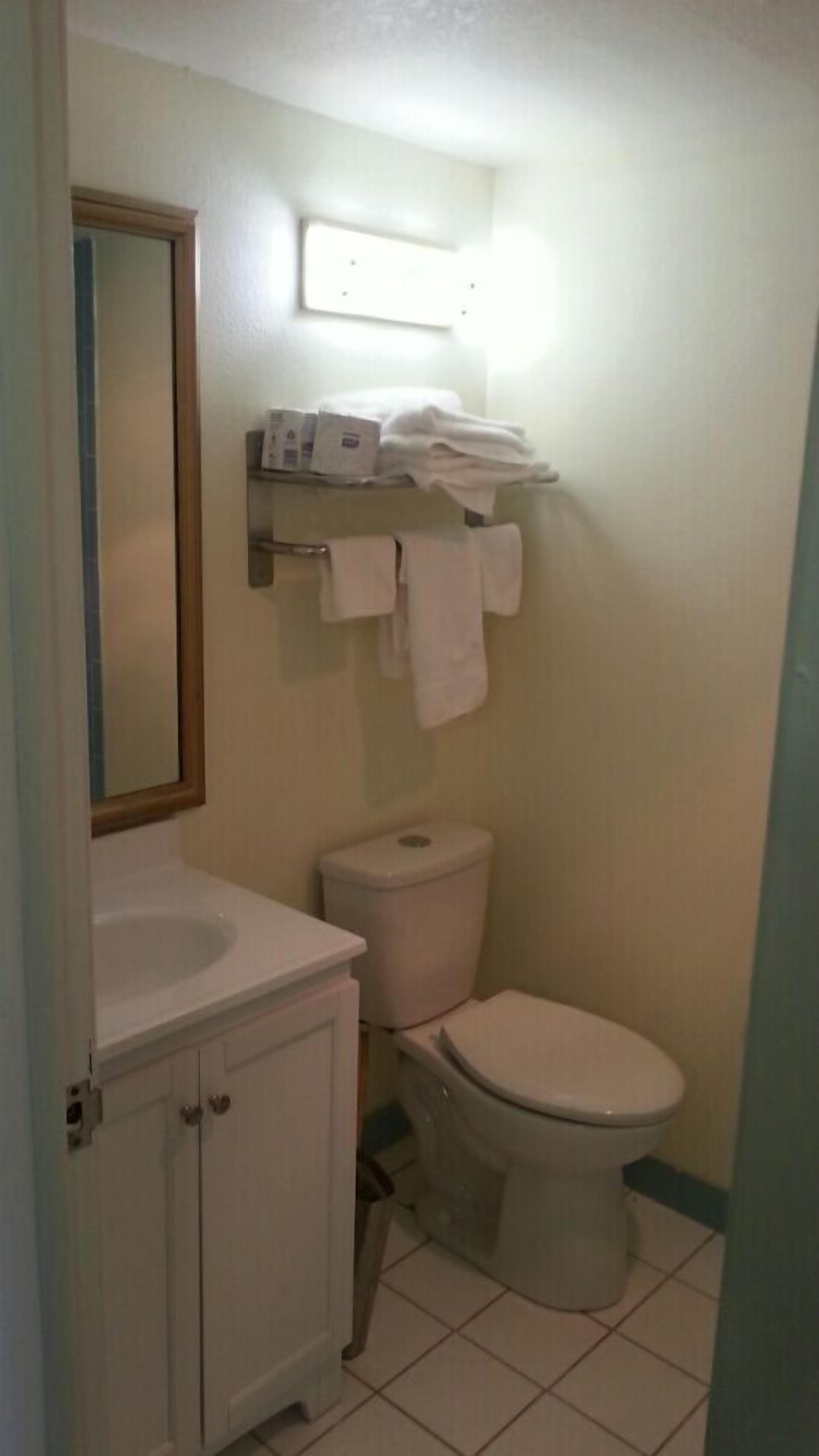 River Walk Inn & Suites