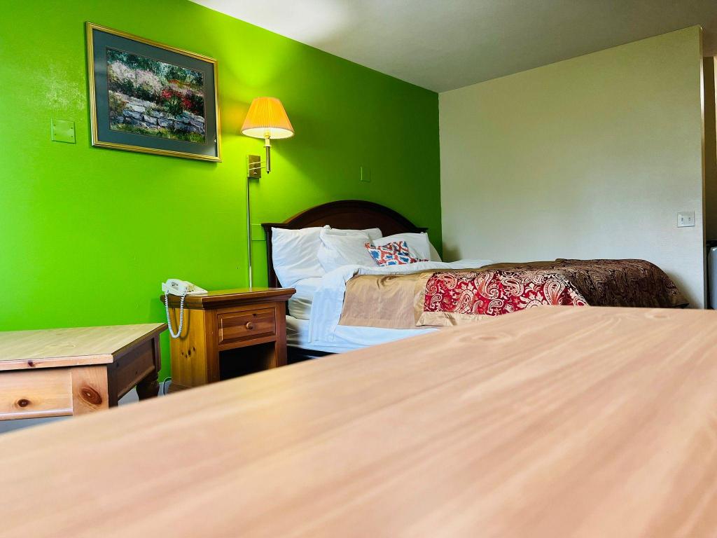 Villa Inn Motel Near Hwy 12 WI Capital O