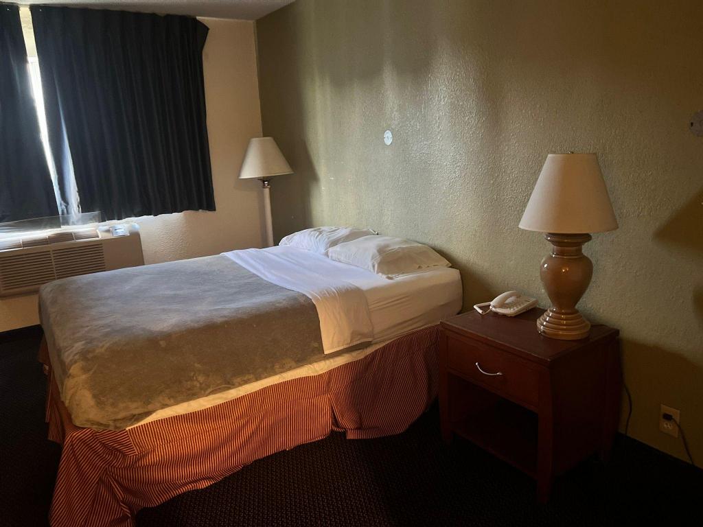 Villa Inn Motel Near Hwy 12 WI Capital O