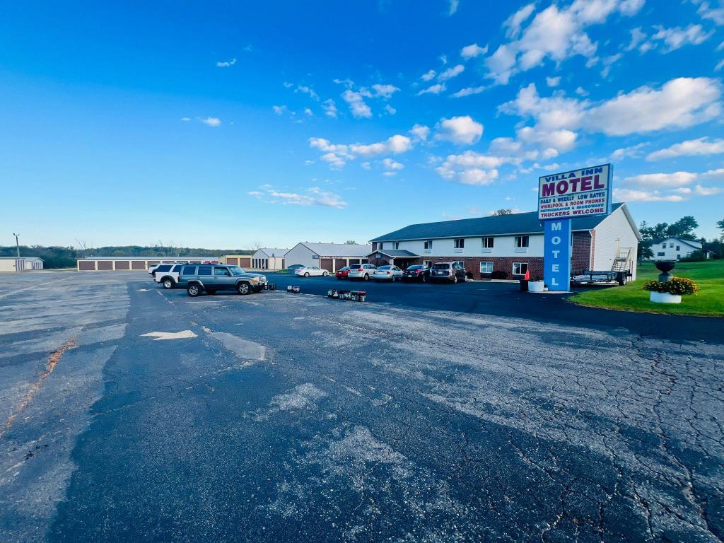 Villa Inn Motel Near Hwy 12 WI Capital O