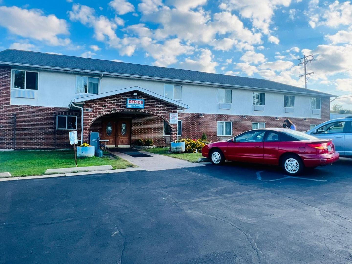 Villa Inn Motel Near Hwy 12 WI Capital O