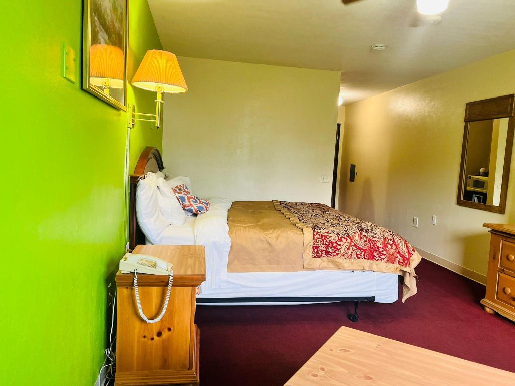 Villa Inn Motel Near Hwy 12 WI Capital O