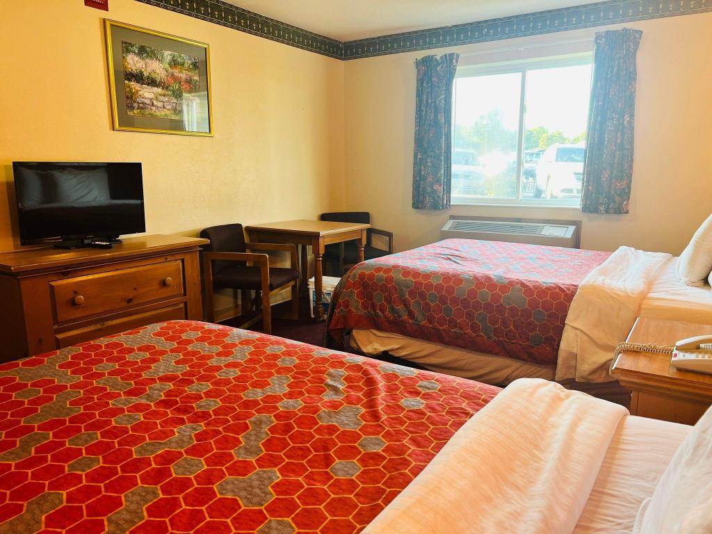 Villa Inn Motel Near Hwy 12 WI Capital O