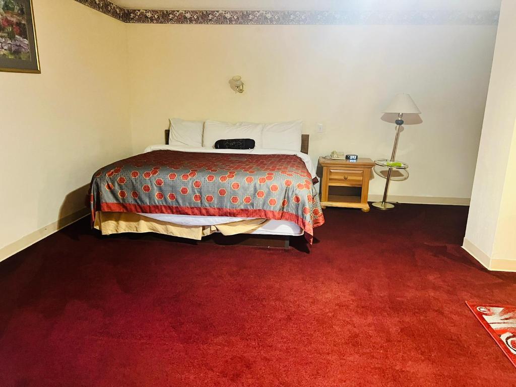 Villa Inn Motel Near Hwy 12 WI Capital O