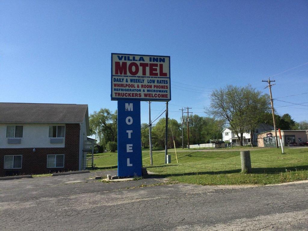 Villa Inn Motel Near Hwy 12 WI Capital O