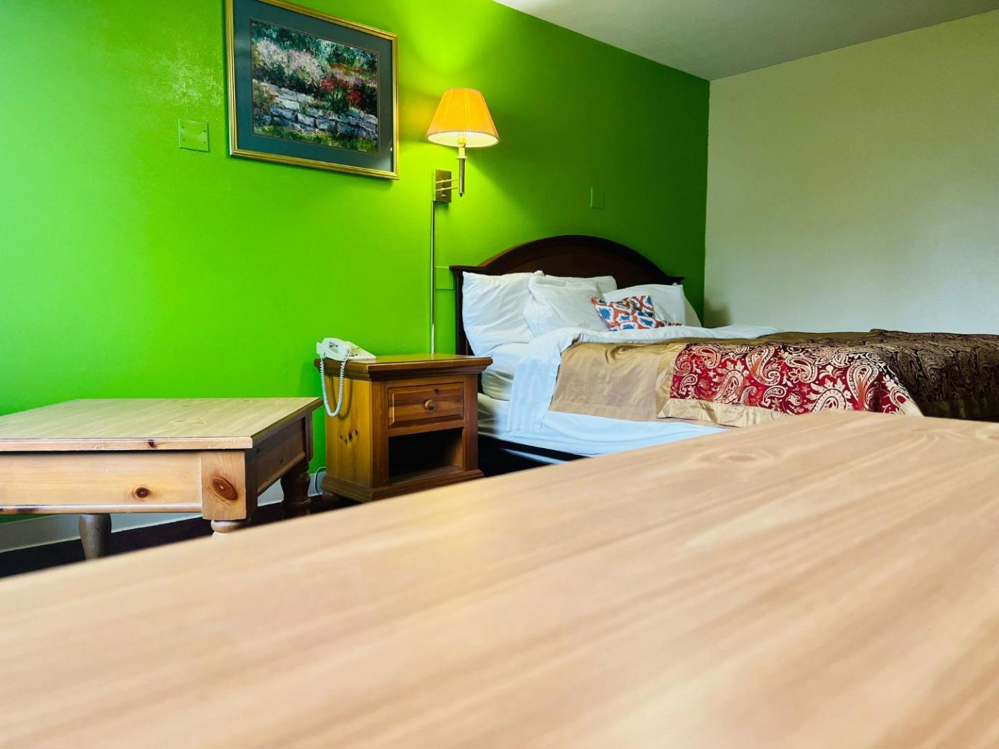 Villa Inn Motel Near Hwy 12 WI Capital O