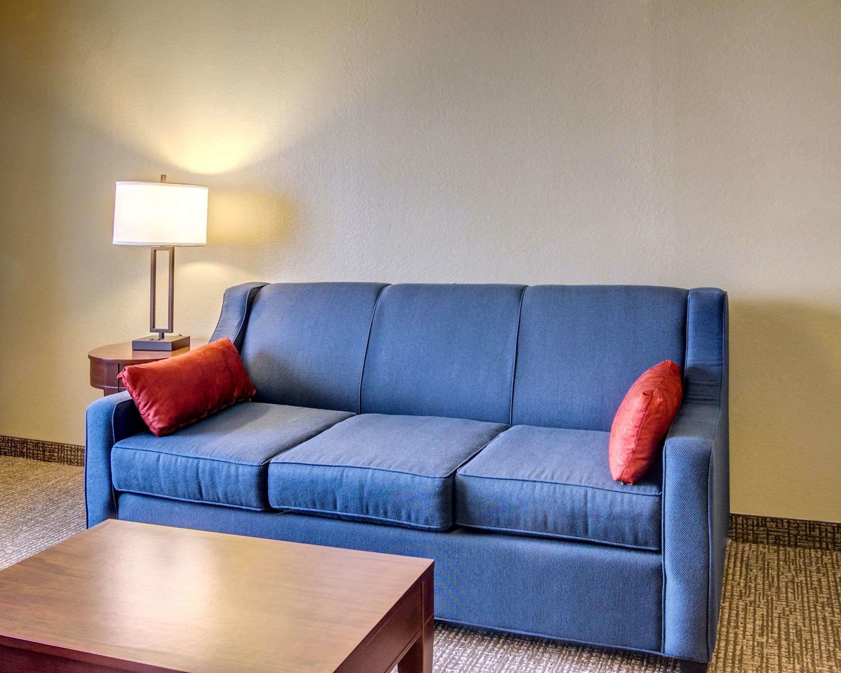 Comfort Inn & Suites Grafton-Cedarburg