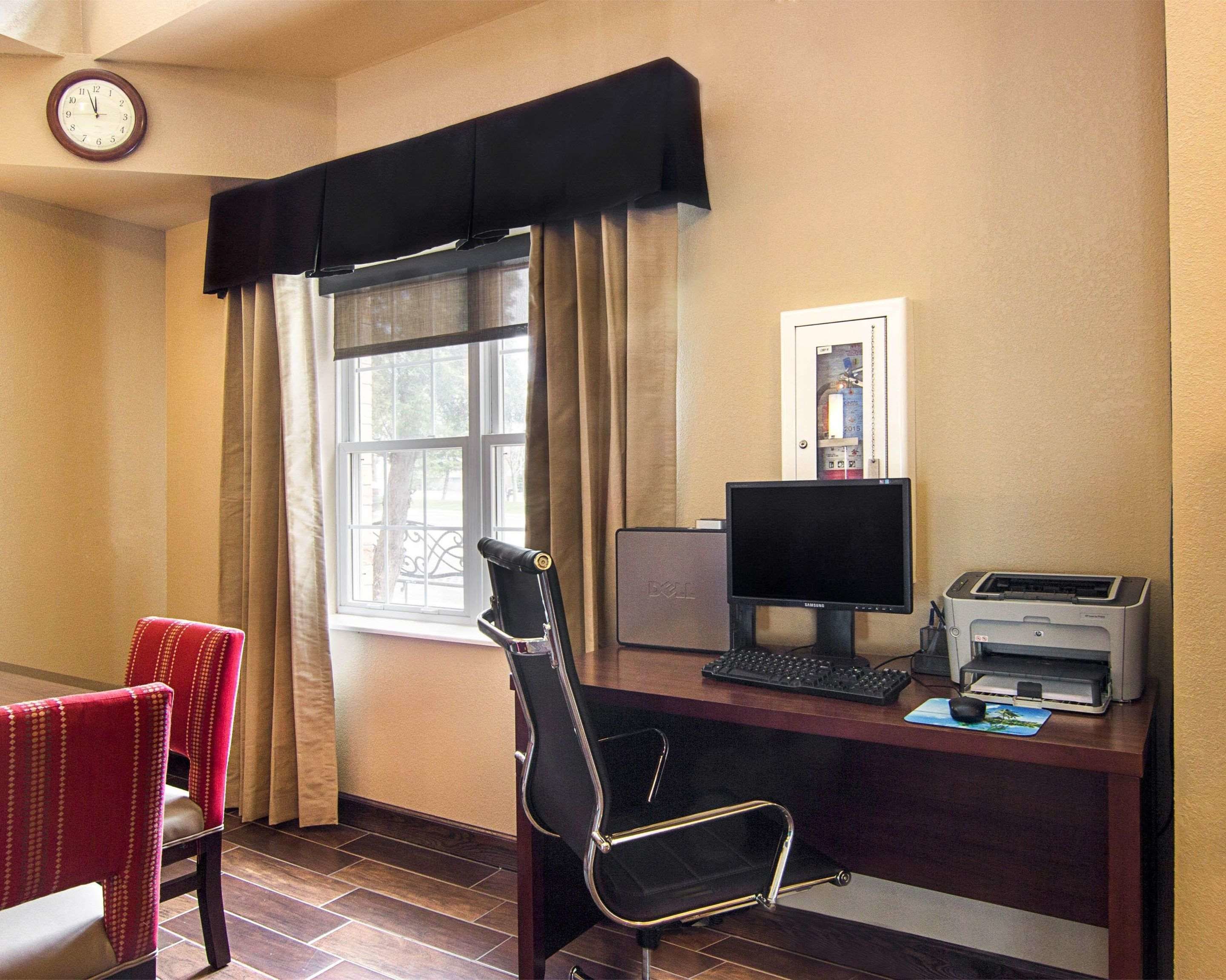 Comfort Inn & Suites Grafton-Cedarburg