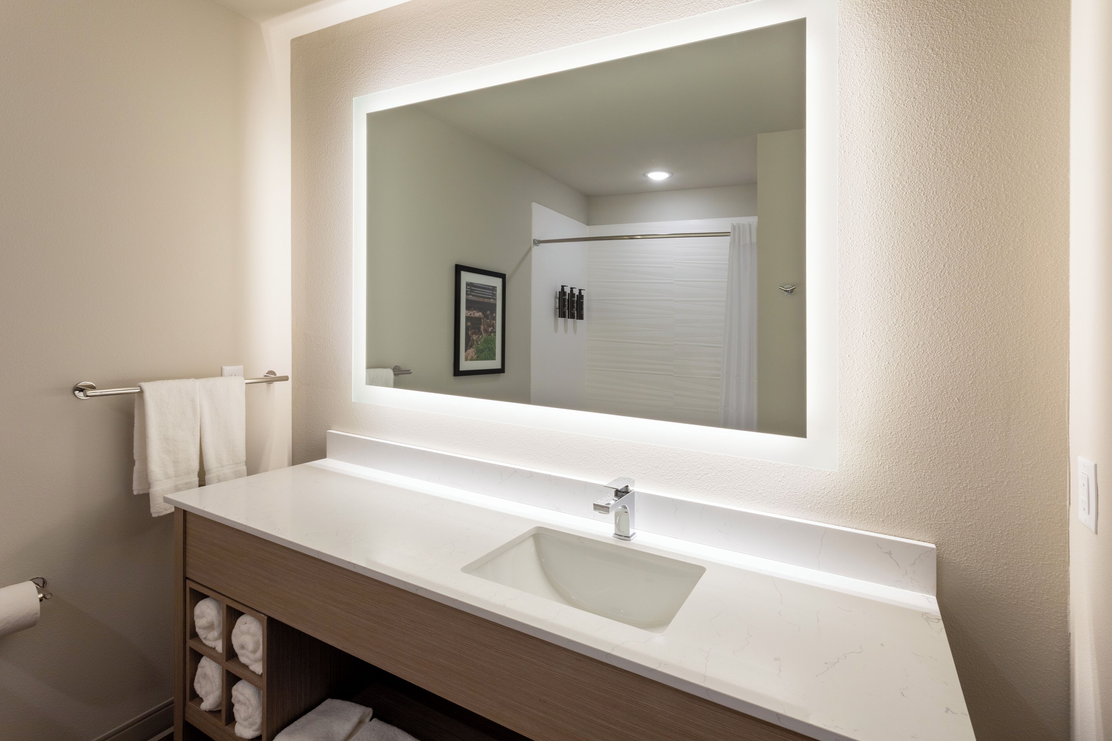 GrandStay Hotel & Suites Kaukauna