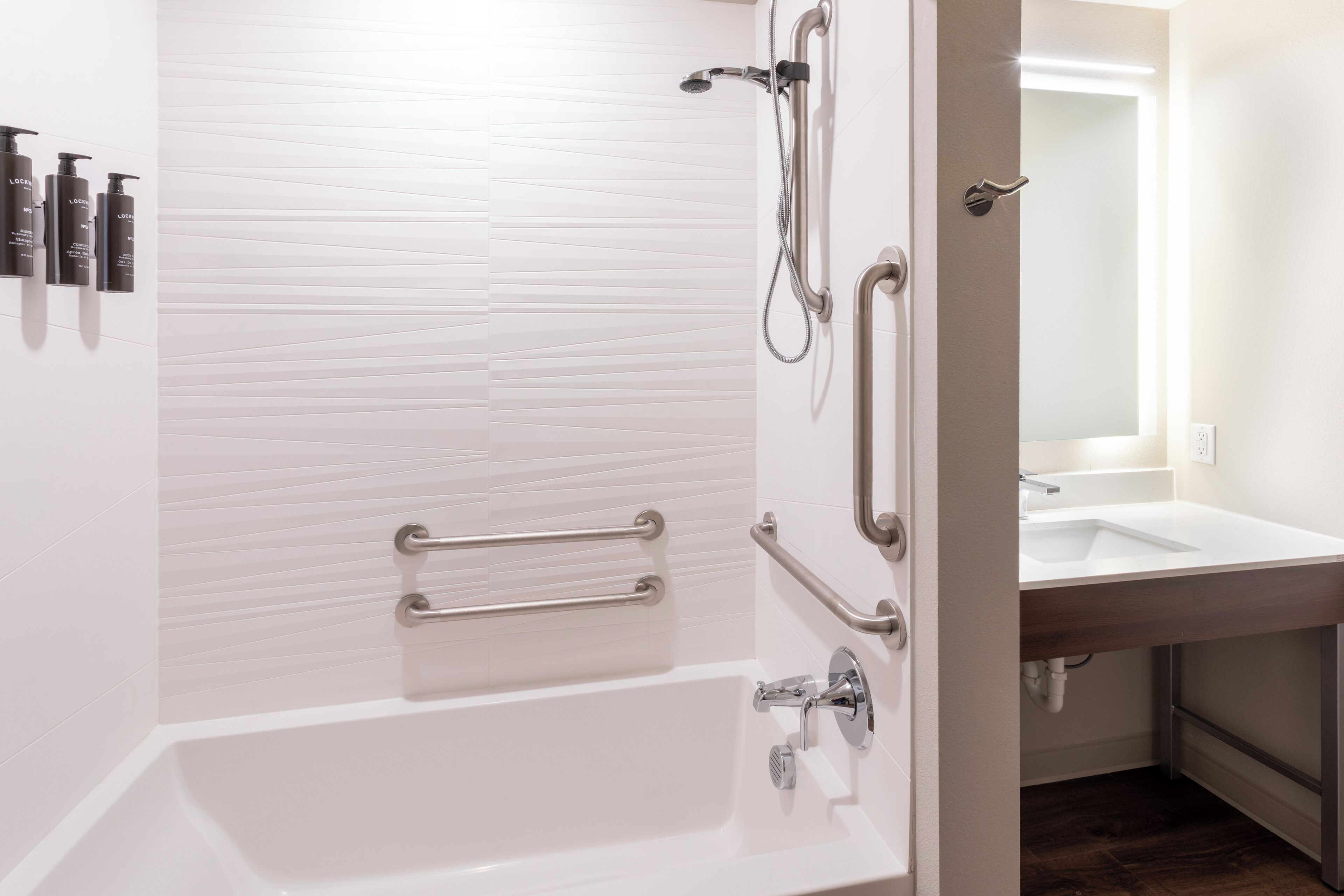 GrandStay Hotel & Suites Kaukauna