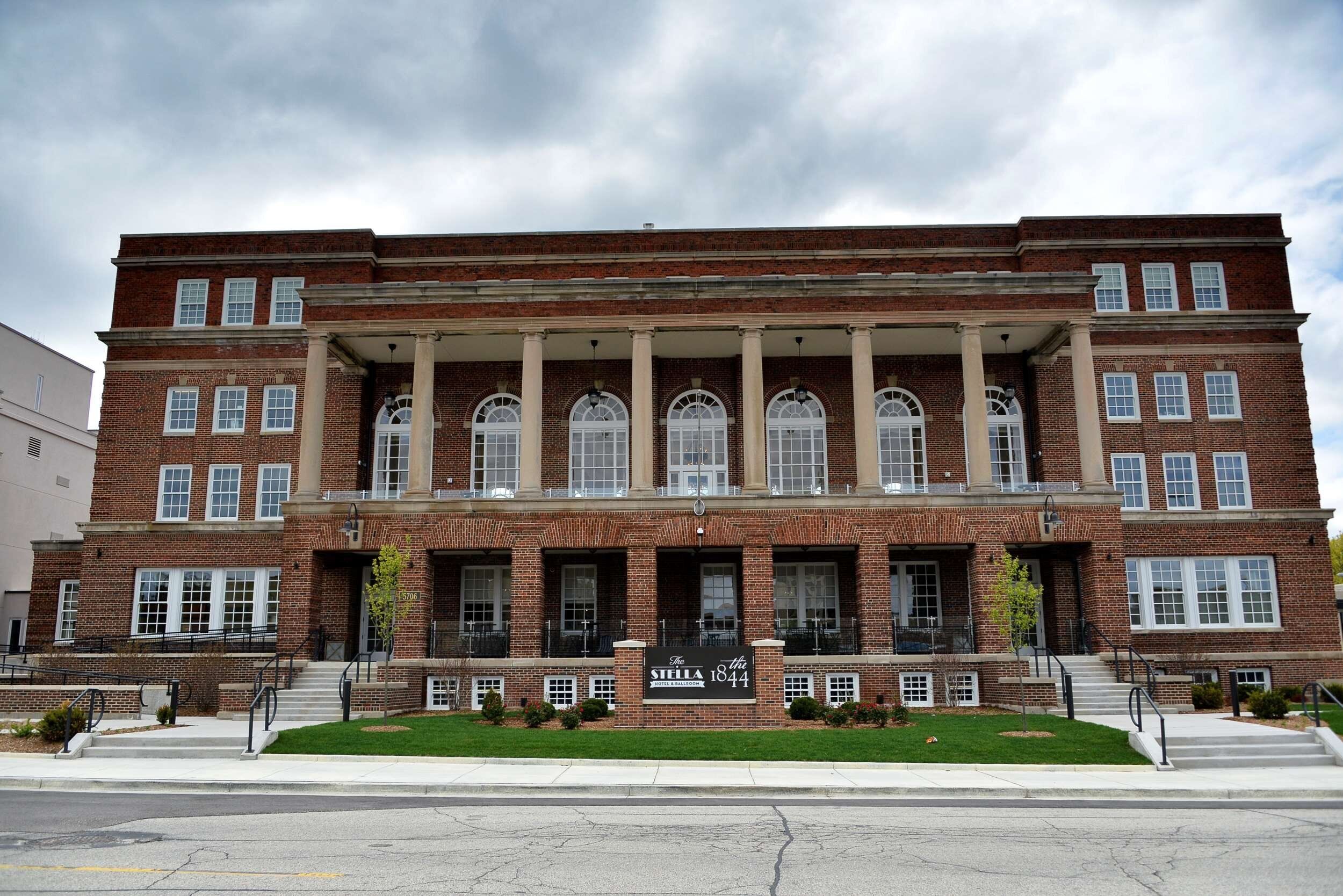 The Stella Hotel & Ballroom