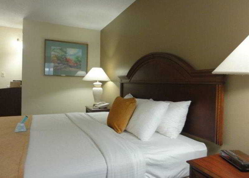 AmericInn by Wyndham La Crosse Riverfront Conference Center