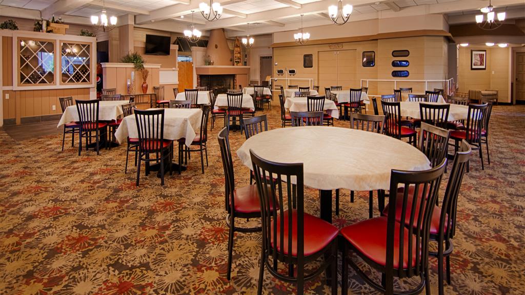 AmericInn by Wyndham La Crosse Riverfront Conference Center