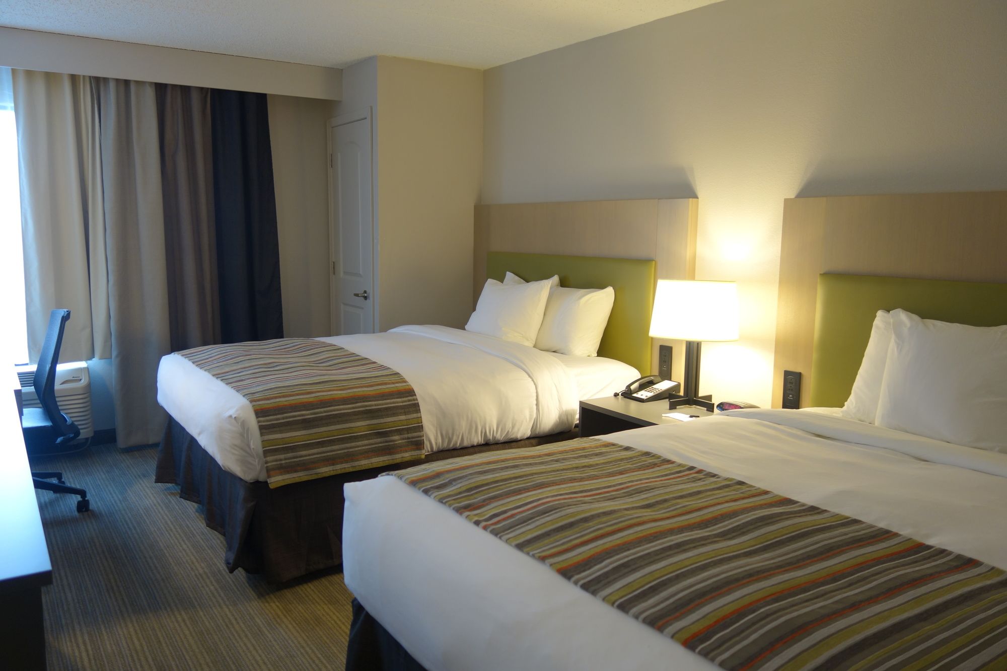 Country Inn & Suites by Radisson, La Crosse, WI