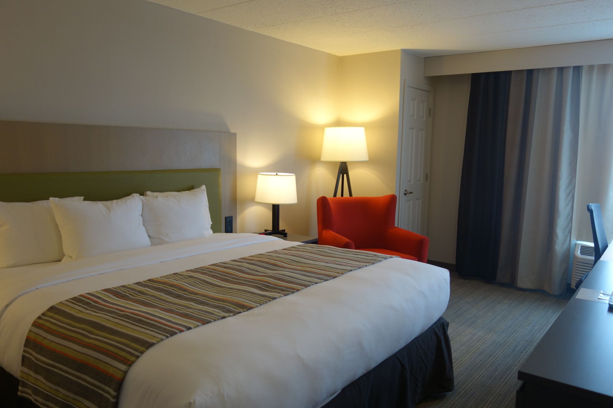 Country Inn & Suites by Radisson, La Crosse, WI