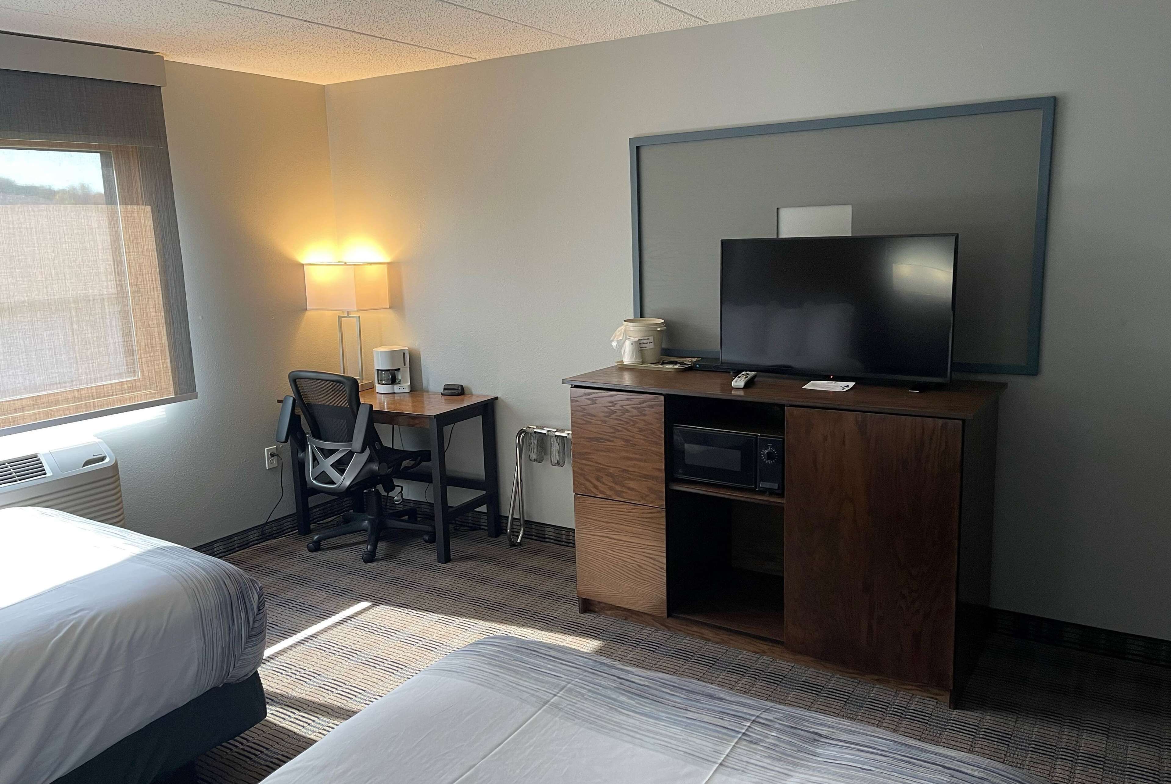 AmericInn by Wyndham Ladysmith