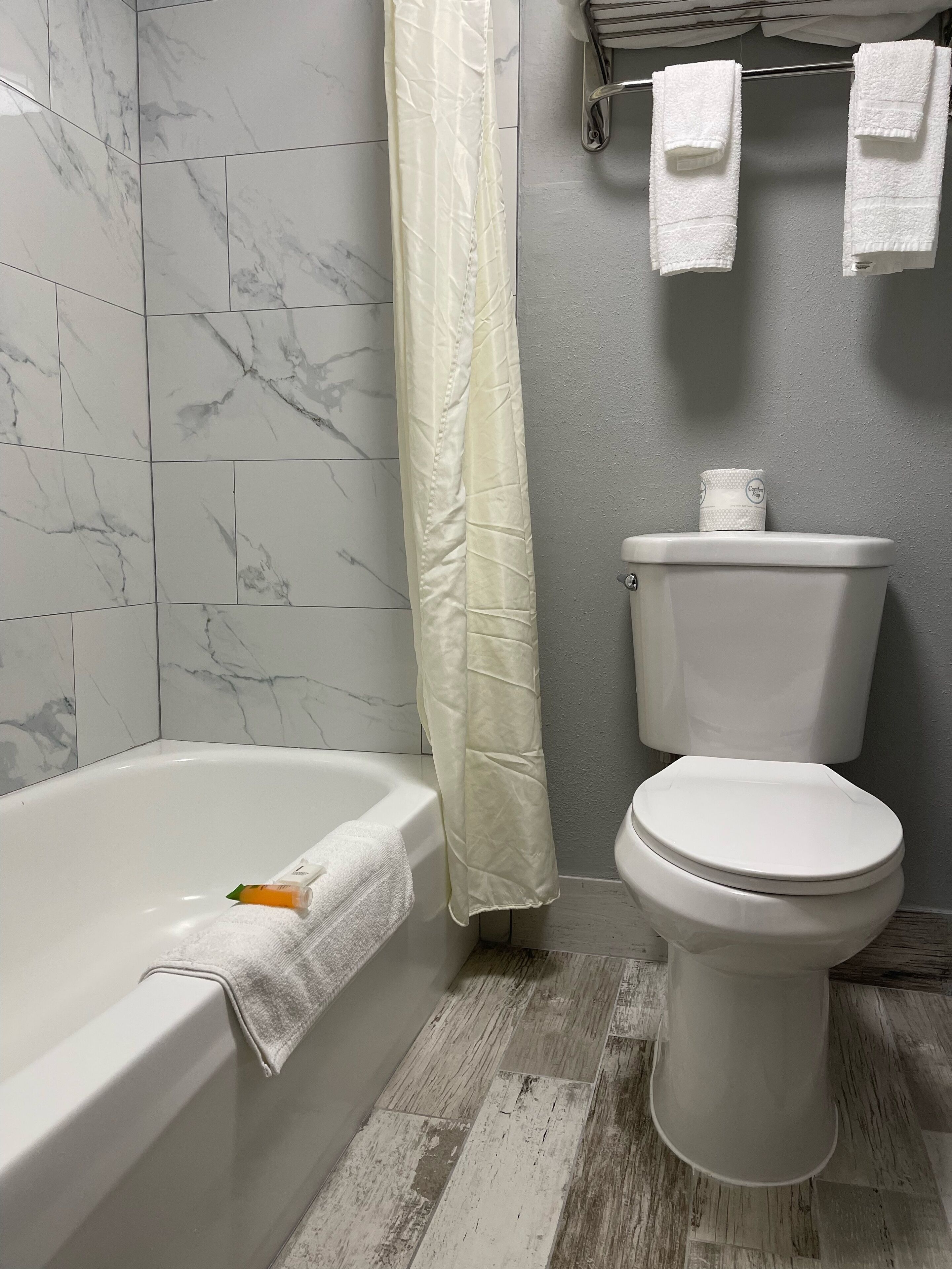 AmericInn by Wyndham Ladysmith