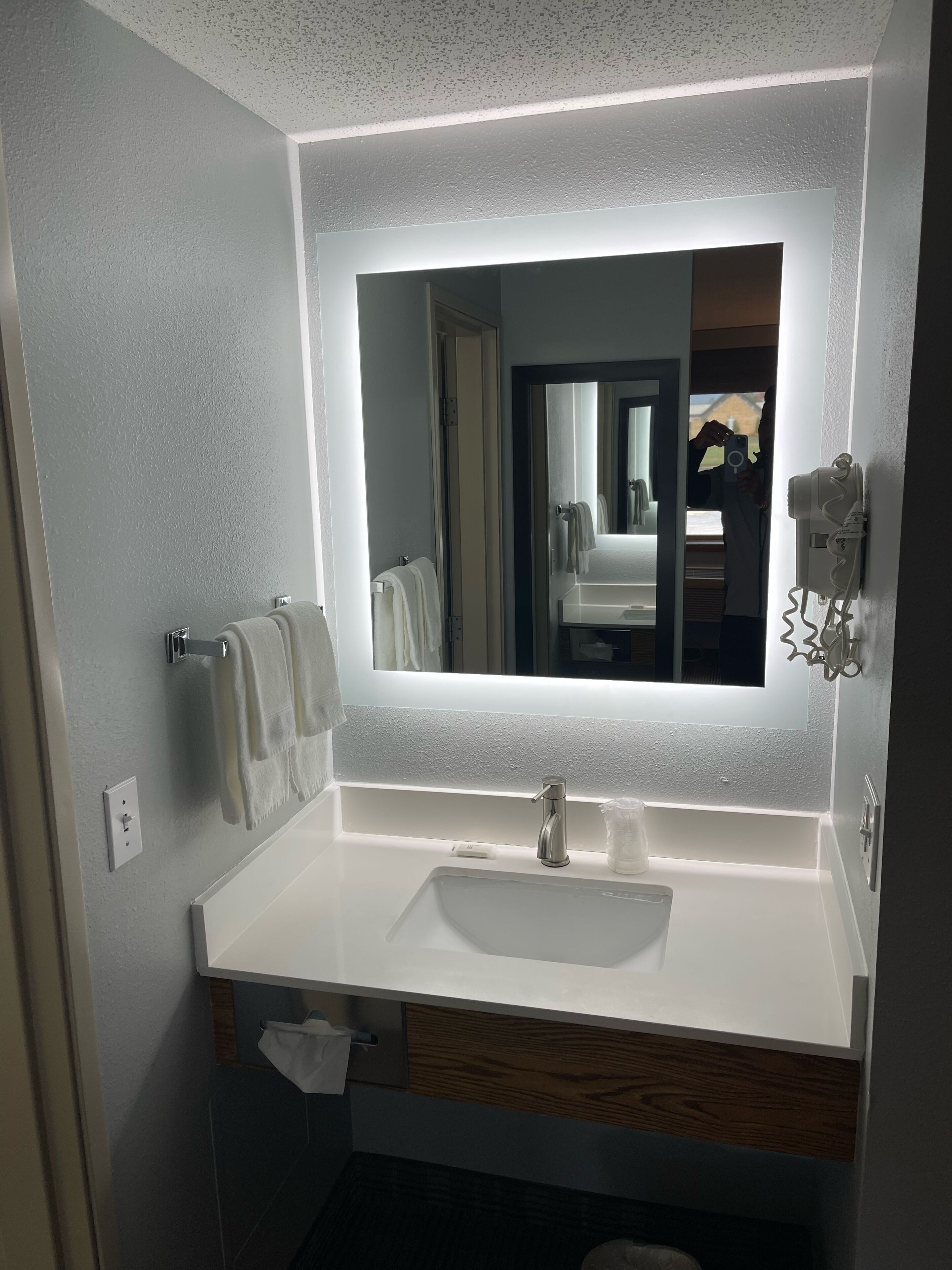 AmericInn by Wyndham Ladysmith