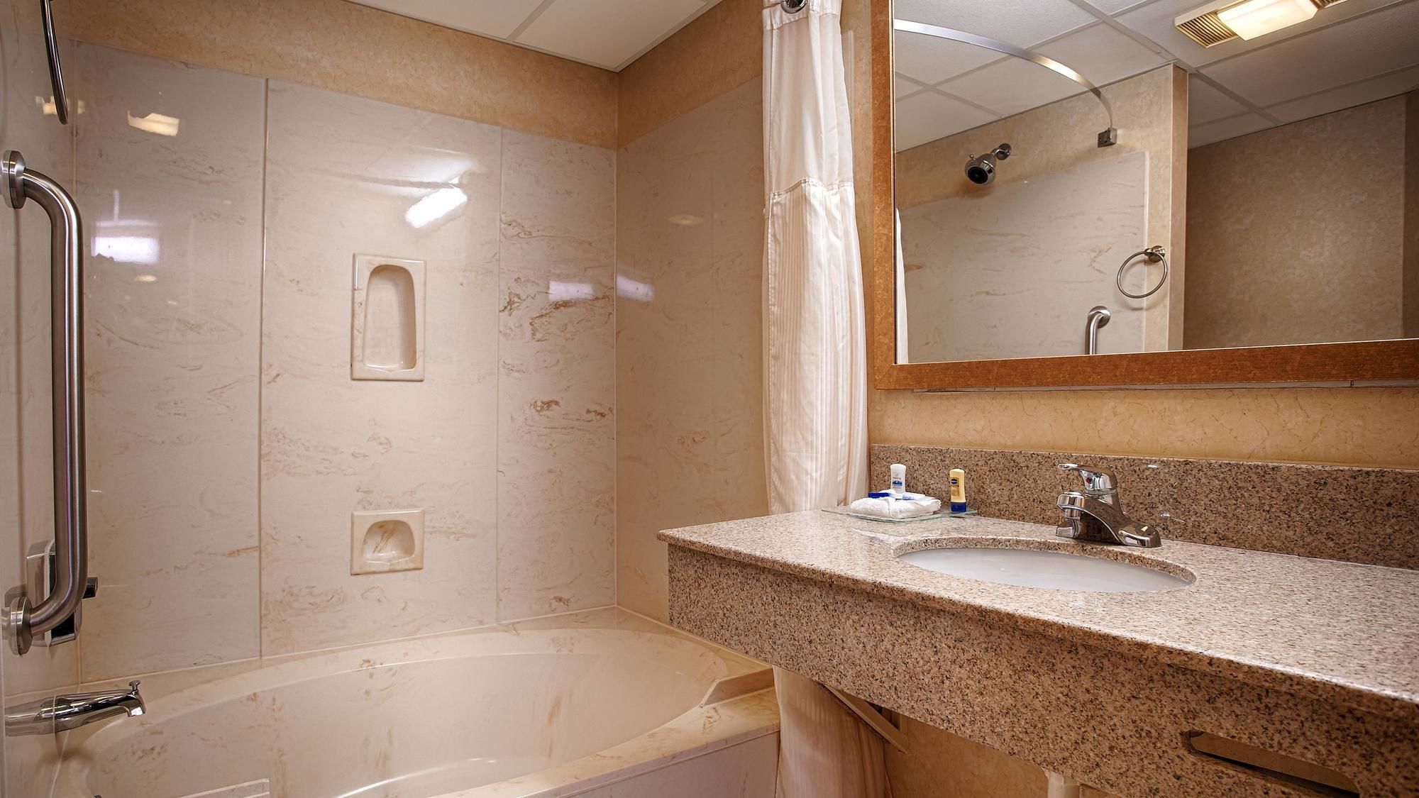 Best Western West Towne Suites