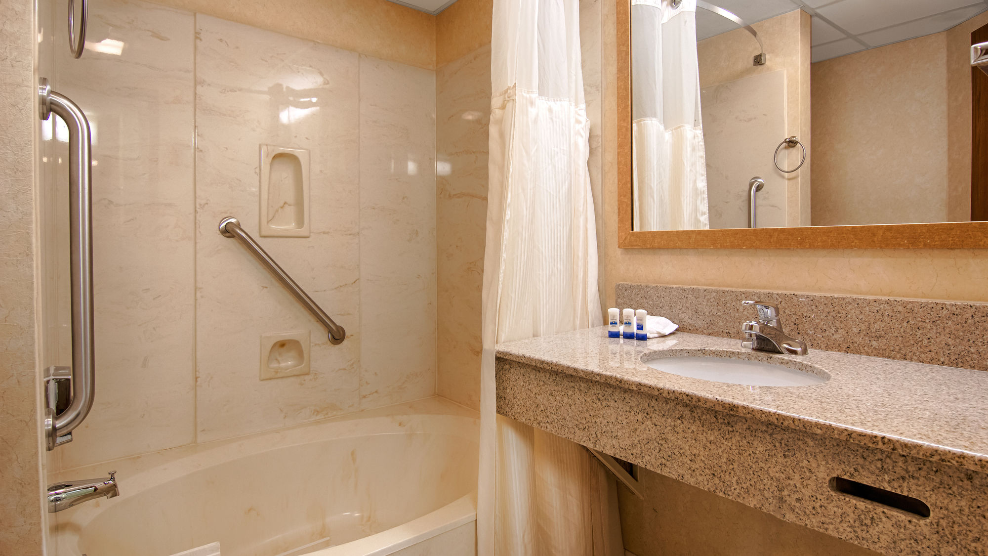 Best Western West Towne Suites