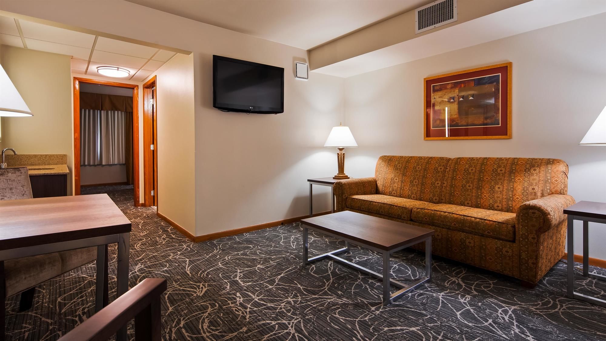 Best Western West Towne Suites
