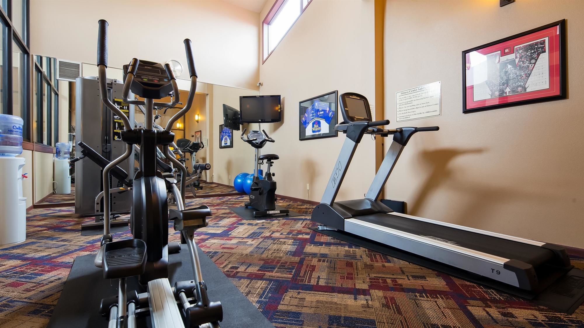 Best Western West Towne Suites