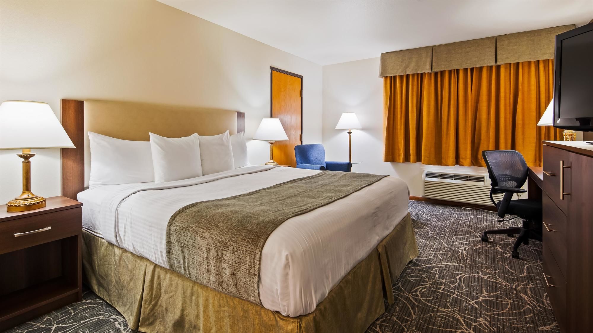 Best Western West Towne Suites