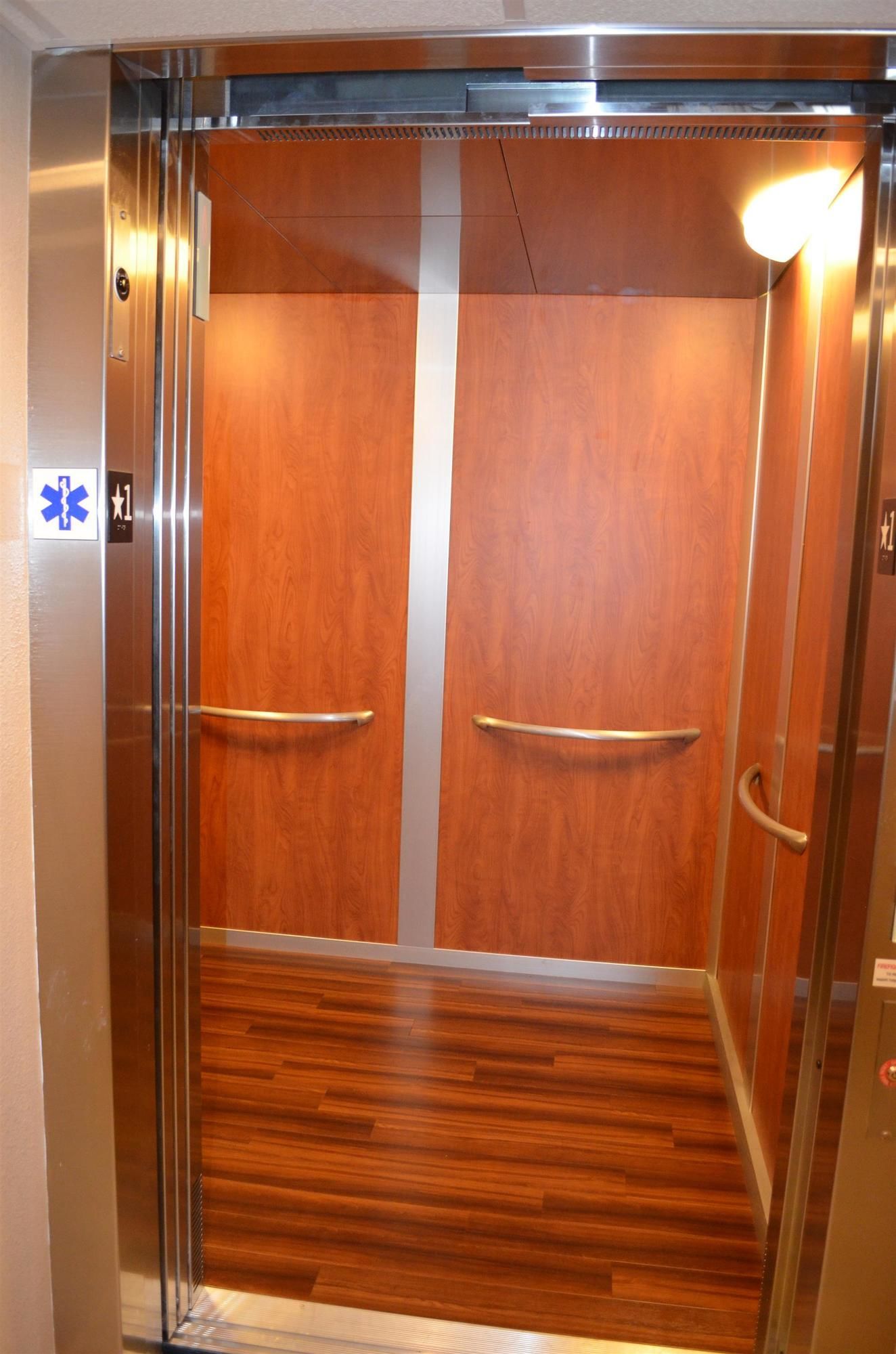 Best Western West Towne Suites