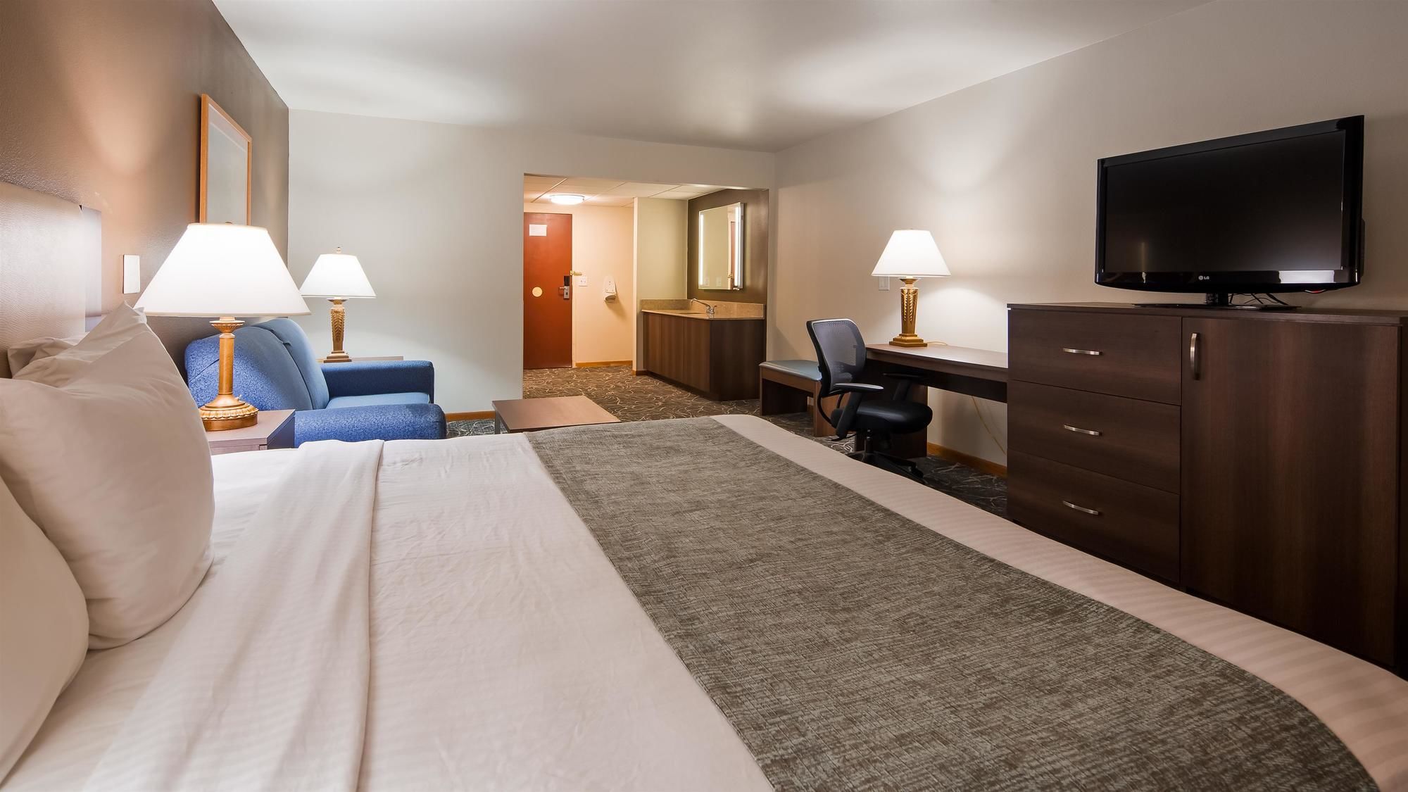 Best Western West Towne Suites