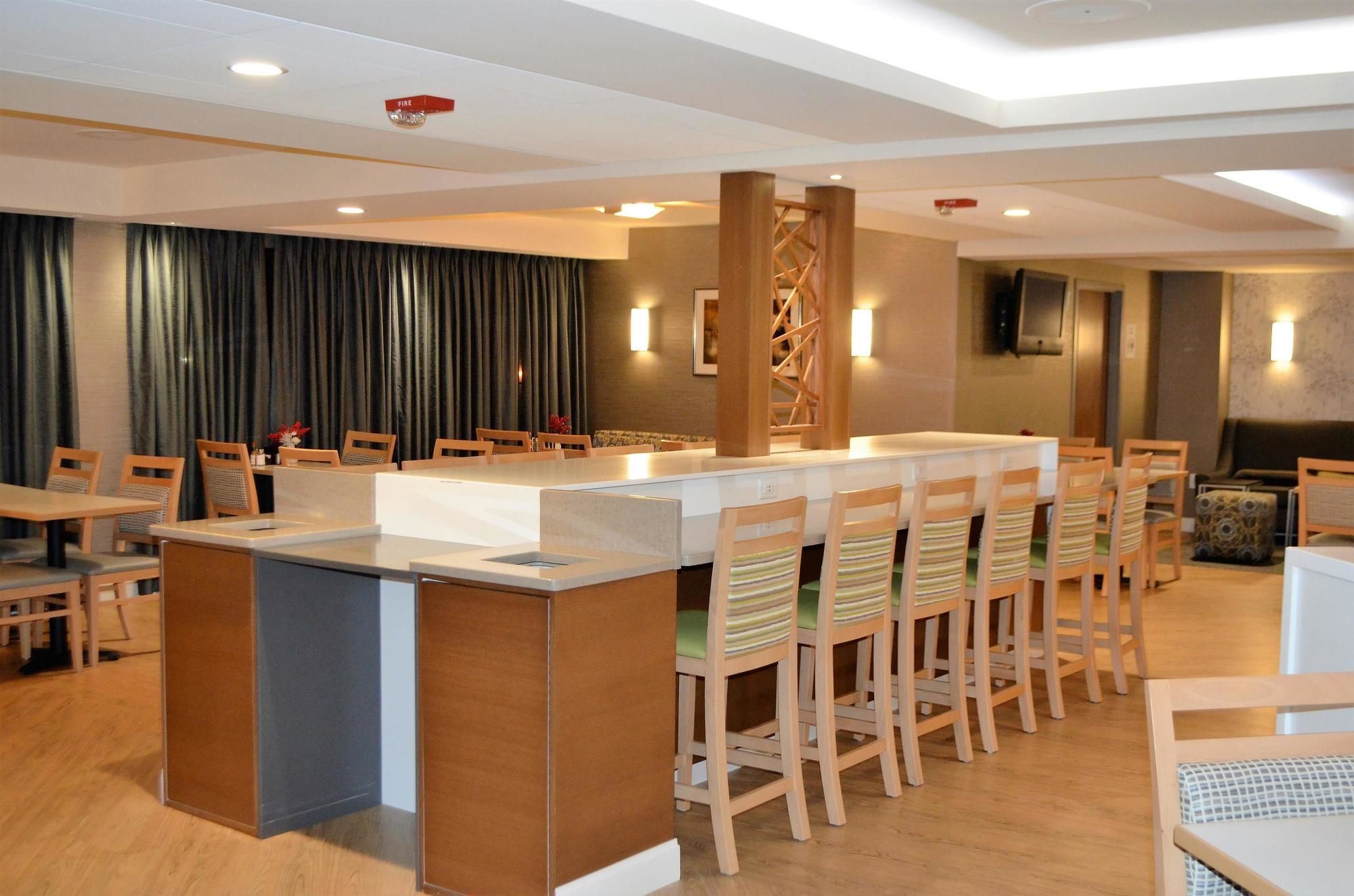 Best Western West Towne Suites