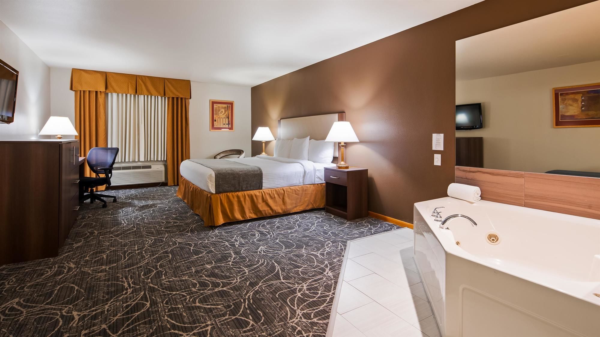 Best Western West Towne Suites