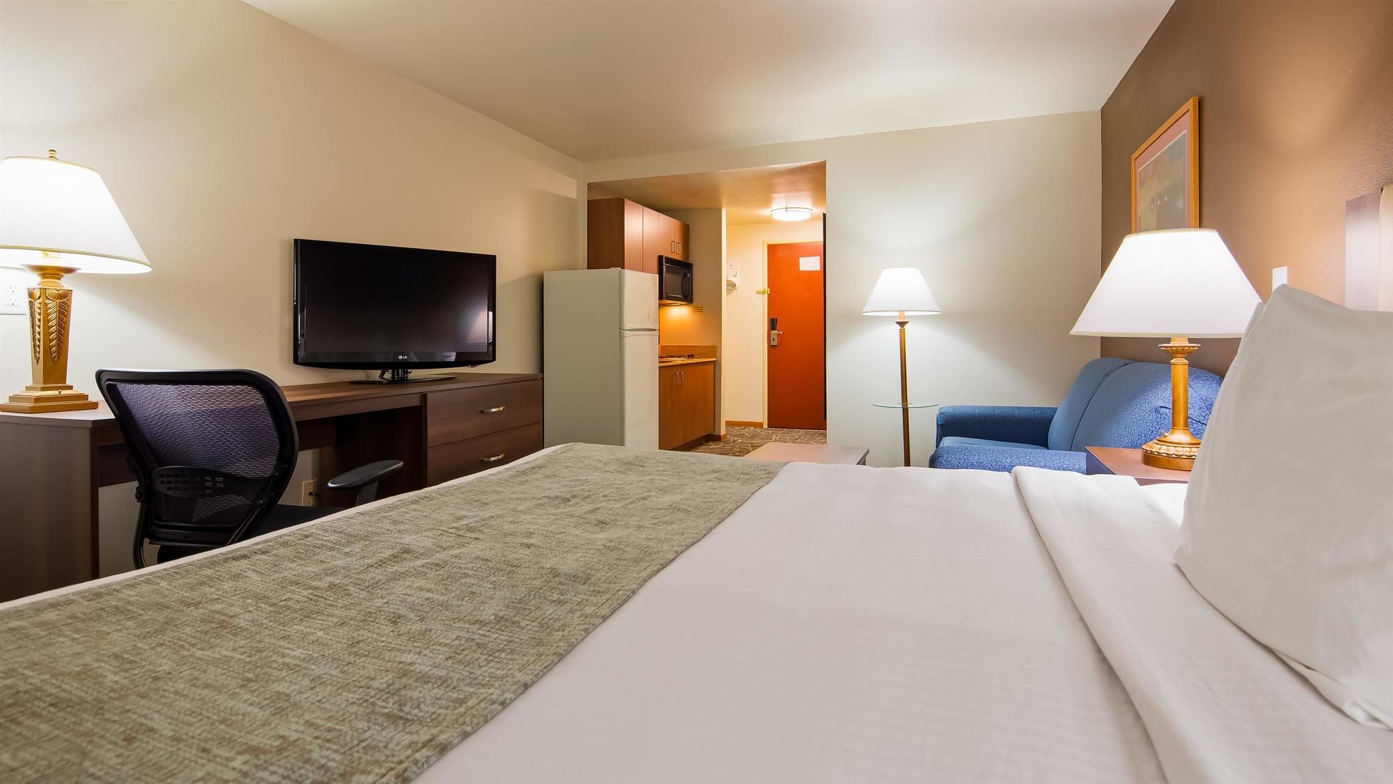 Best Western West Towne Suites
