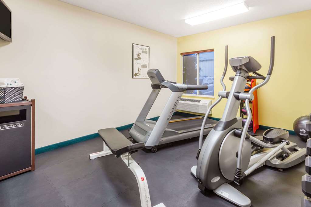 Days Inn & Suites By Wyndham Madison