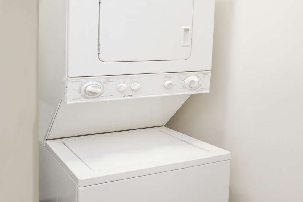 Days Inn & Suites By Wyndham Madison