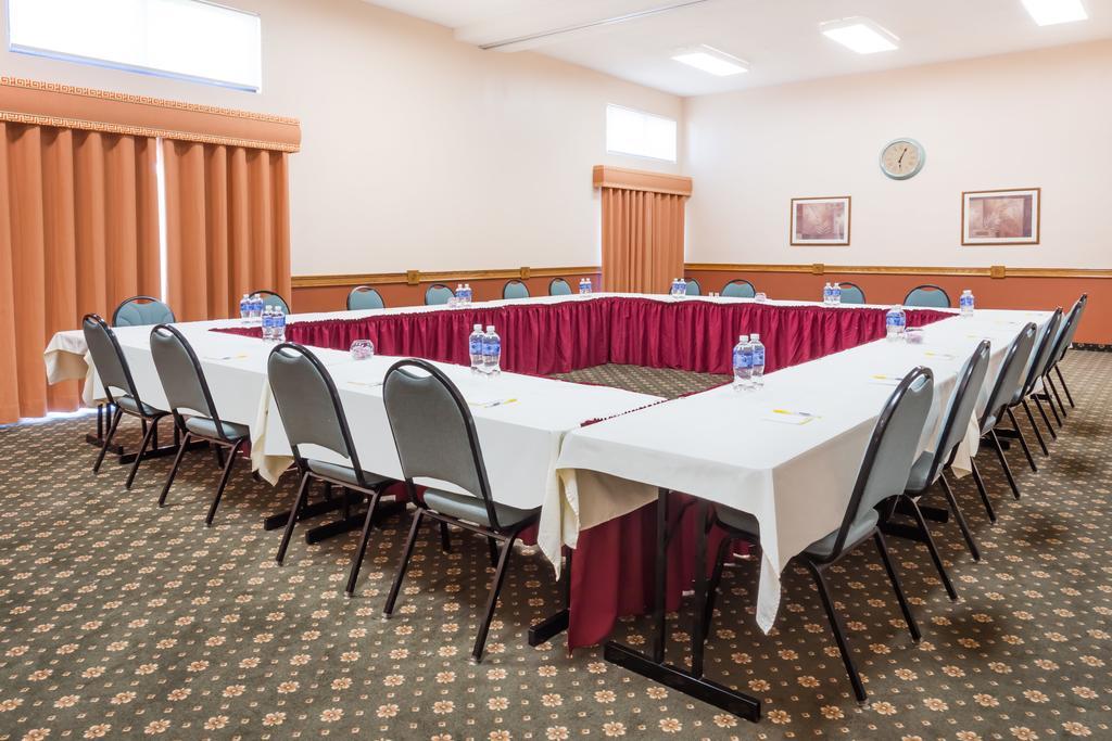 Days Inn & Suites By Wyndham Madison