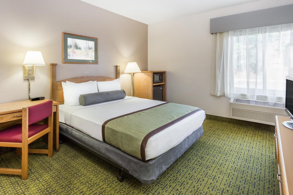 Days Inn & Suites By Wyndham Madison