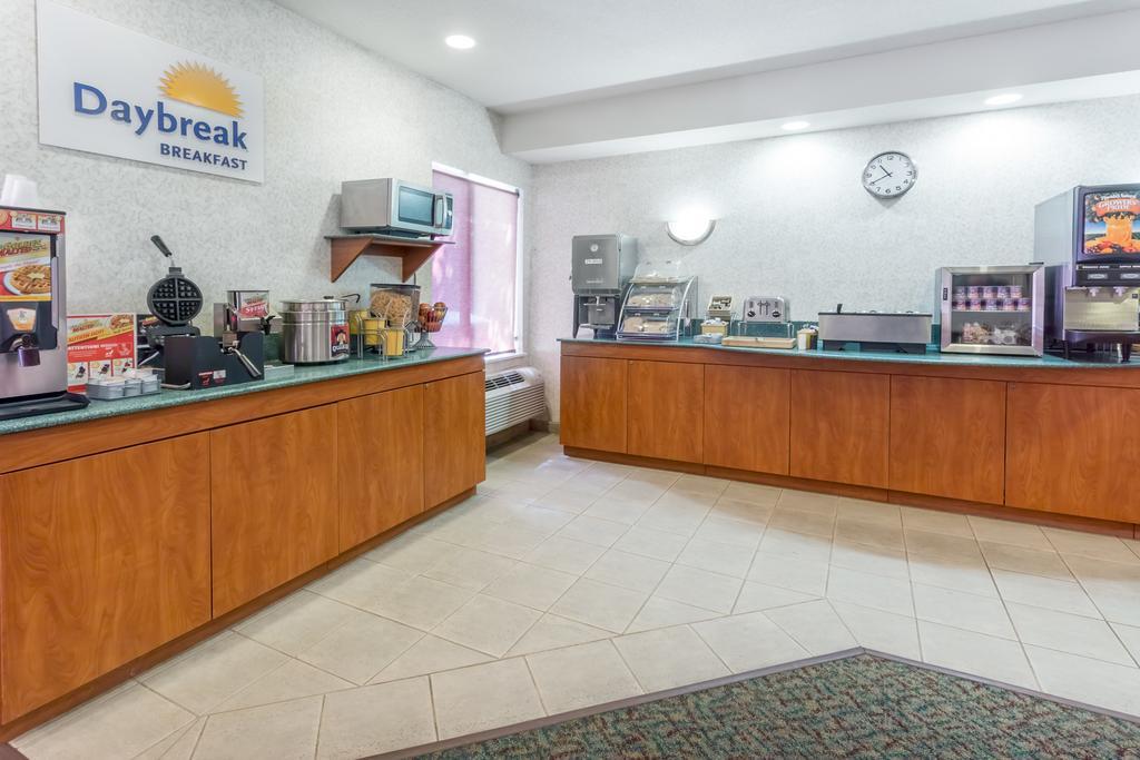 Days Inn & Suites By Wyndham Madison